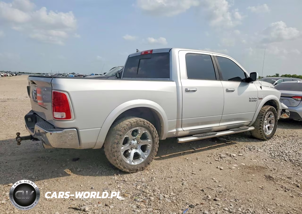 2016 Ram 1500 Laramie VIN:1C6RR6NT2GS404927 - 3