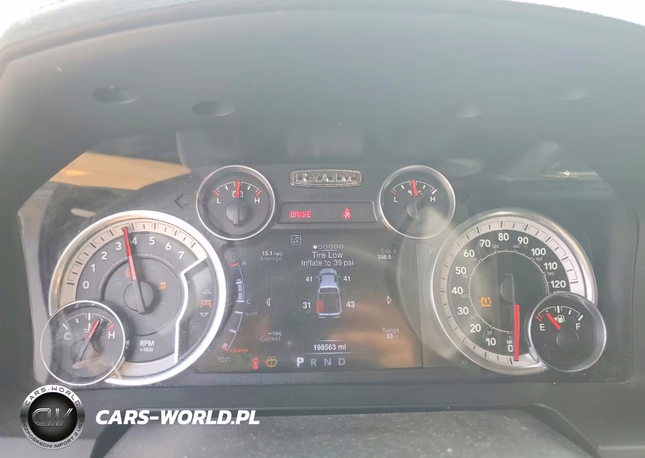 2016 Ram 1500 Laramie VIN:1C6RR6NT2GS404927 - 9