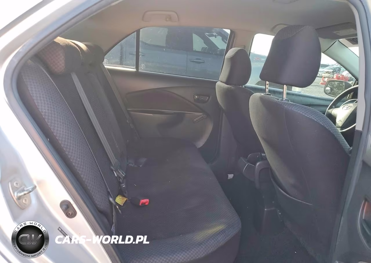 2007 Toyota Yaris Base VIN:JTDBT923371031193 - 10