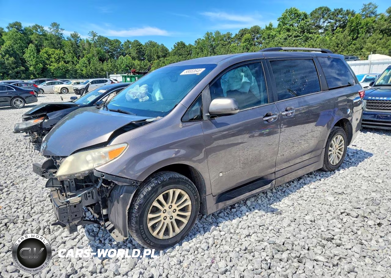 2016 Toyota Sienna Xle 8-Passenger