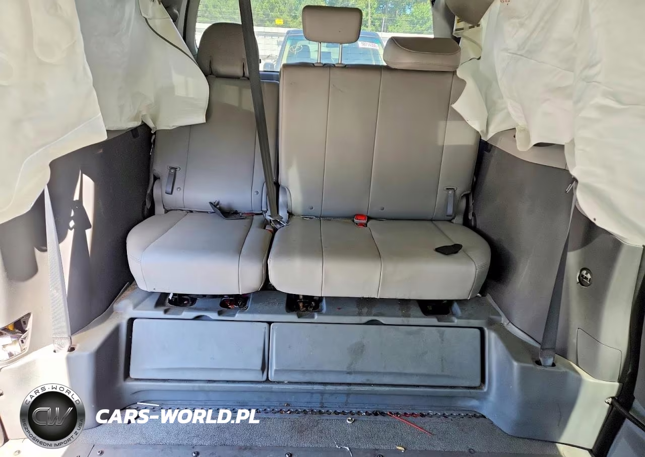 2016 Toyota Sienna Xle 8-Passenger VIN:5TDYK3DC5GS695439 - 10