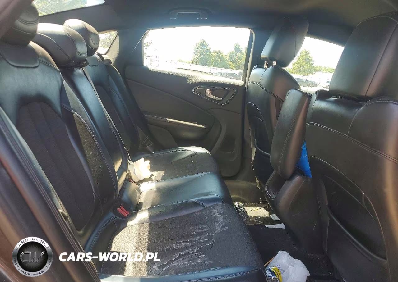 2015 Chrysler 200 S VIN:1C3CCCBB7FN566130 - 10