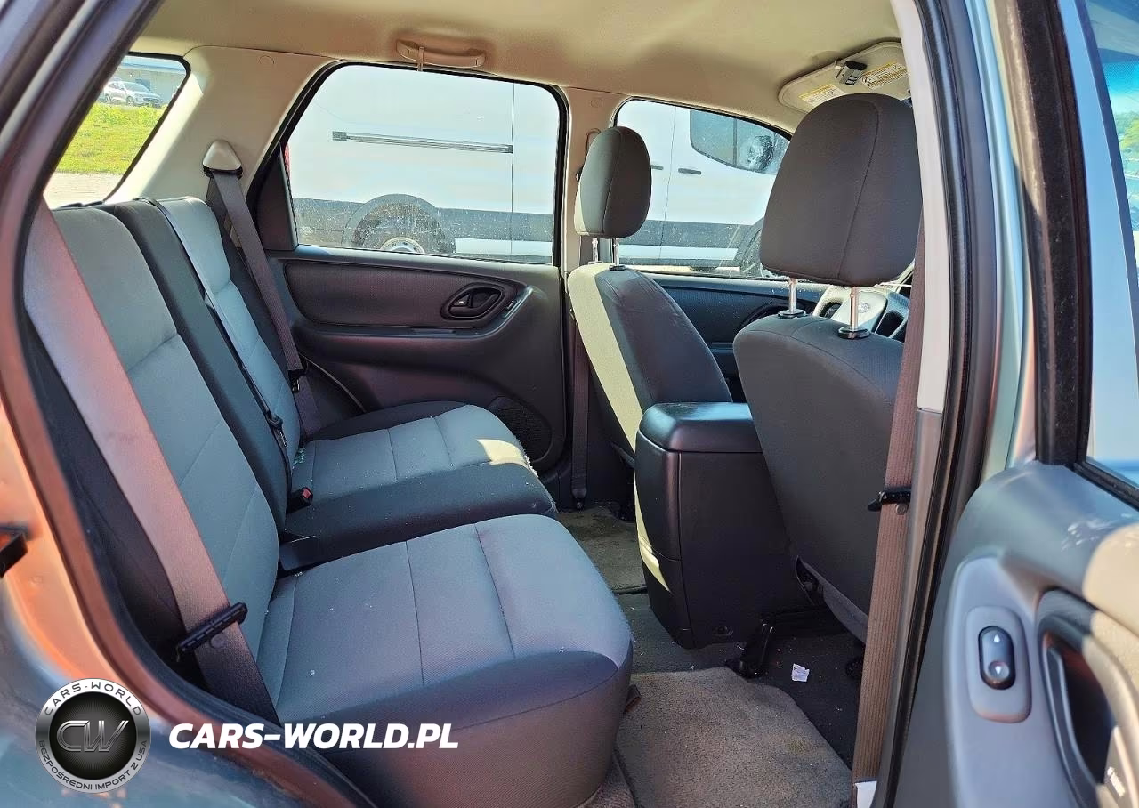 2007 Ford Escape Xls VIN:1FMYU02Z27KA60410 - 11