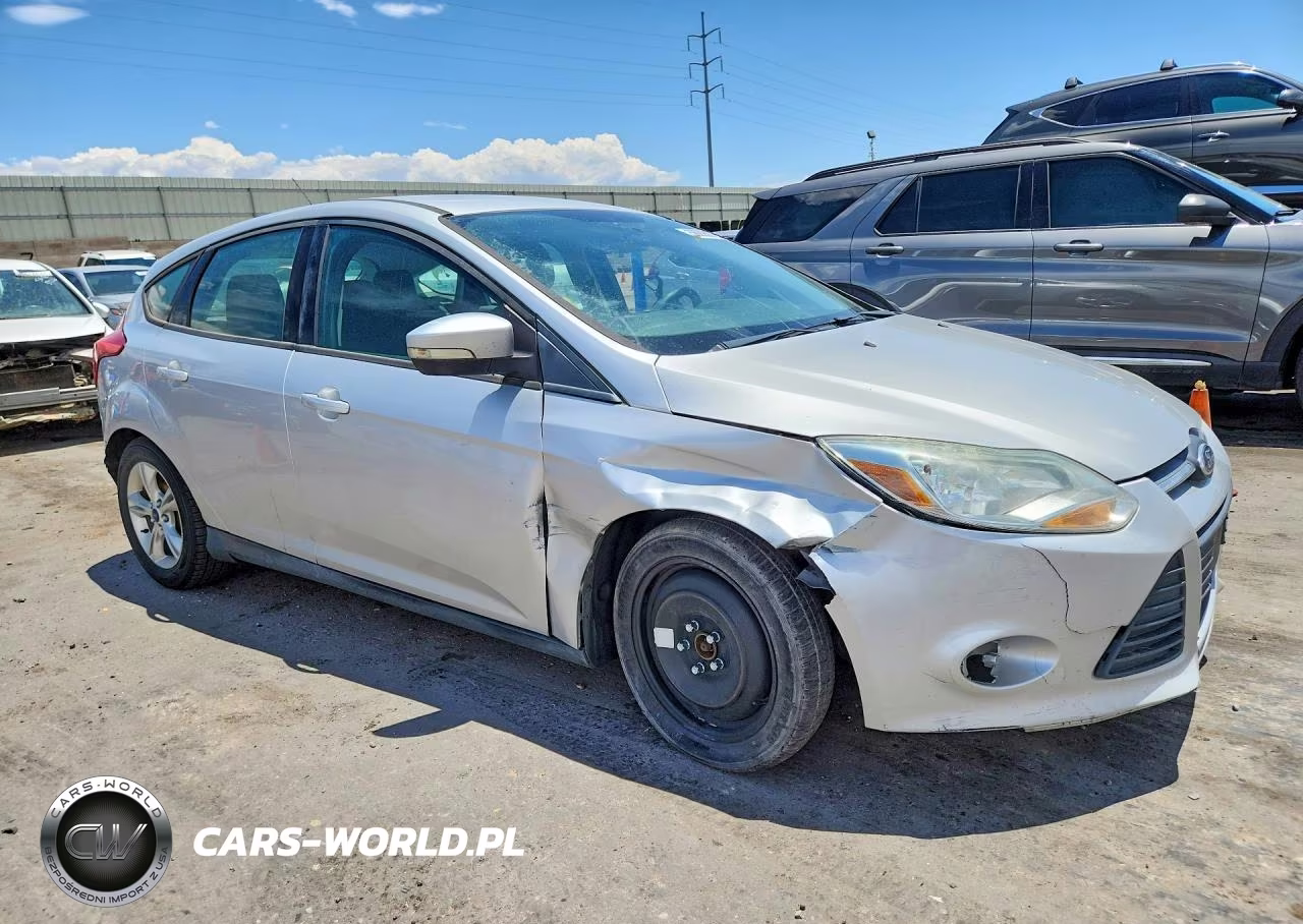2014 Ford Focus Se VIN:1FADP3K2XEL313596 - 4