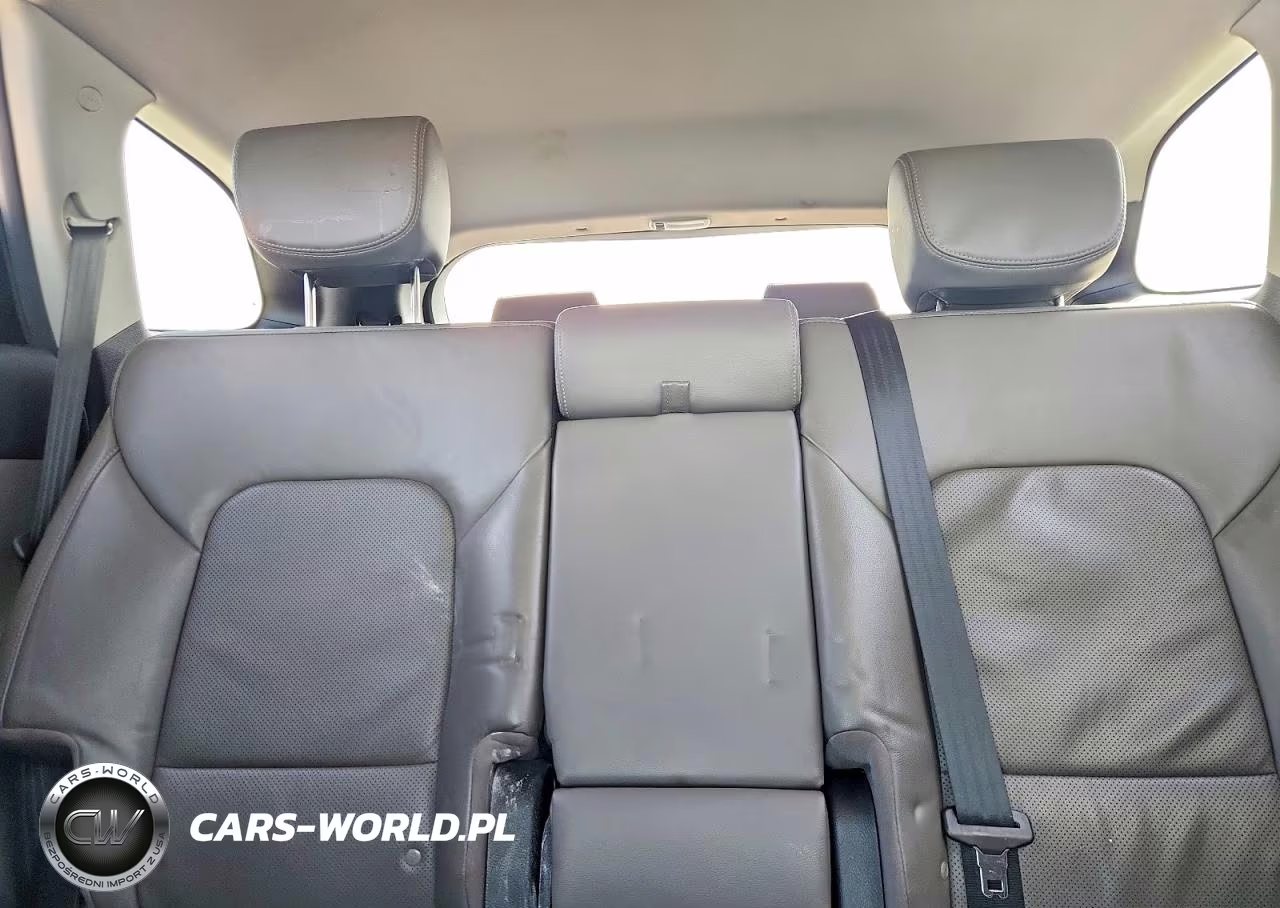 2017 Hyundai Santa Fe Se VIN:KM8SN4HFXHU233720 - 10