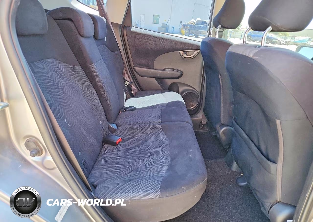 2010 Honda Fit Sport VIN:JHMGE8H4XAS016636 - 10