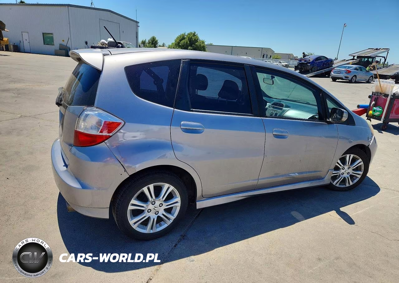 2010 Honda Fit Sport VIN:JHMGE8H4XAS016636 - 3