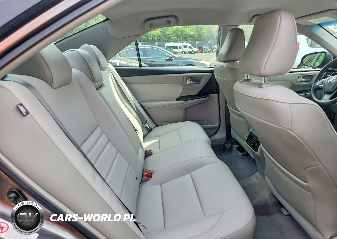 2016 Toyota Camry Xle VIN:4T4BF1FK1GR580451 - 10