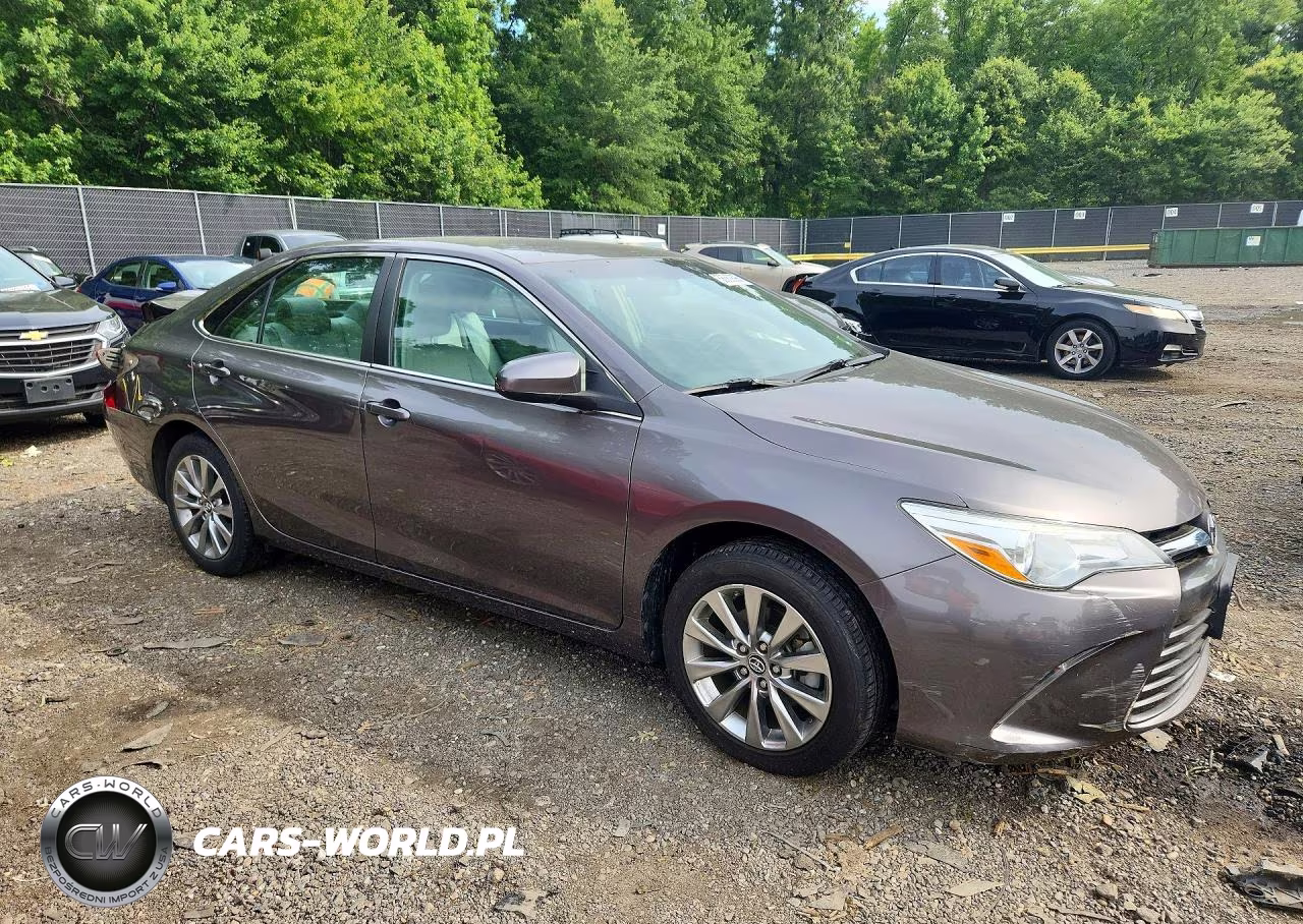 2016 Toyota Camry Xle VIN:4T4BF1FK1GR580451 - 4