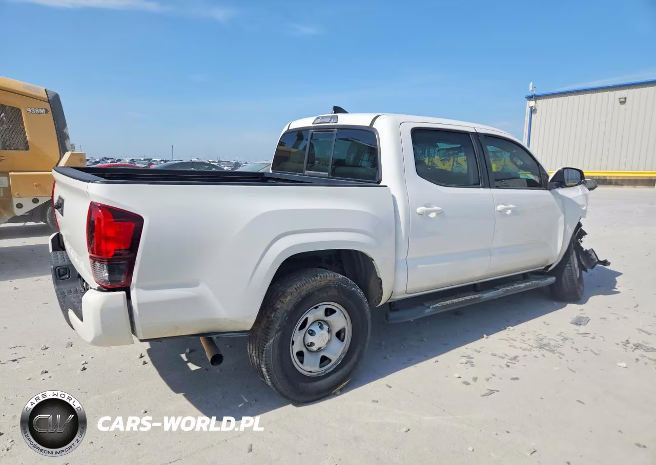 2018 Toyota Tacoma Sr VIN:5TFAX5GN0JX112241 - 3