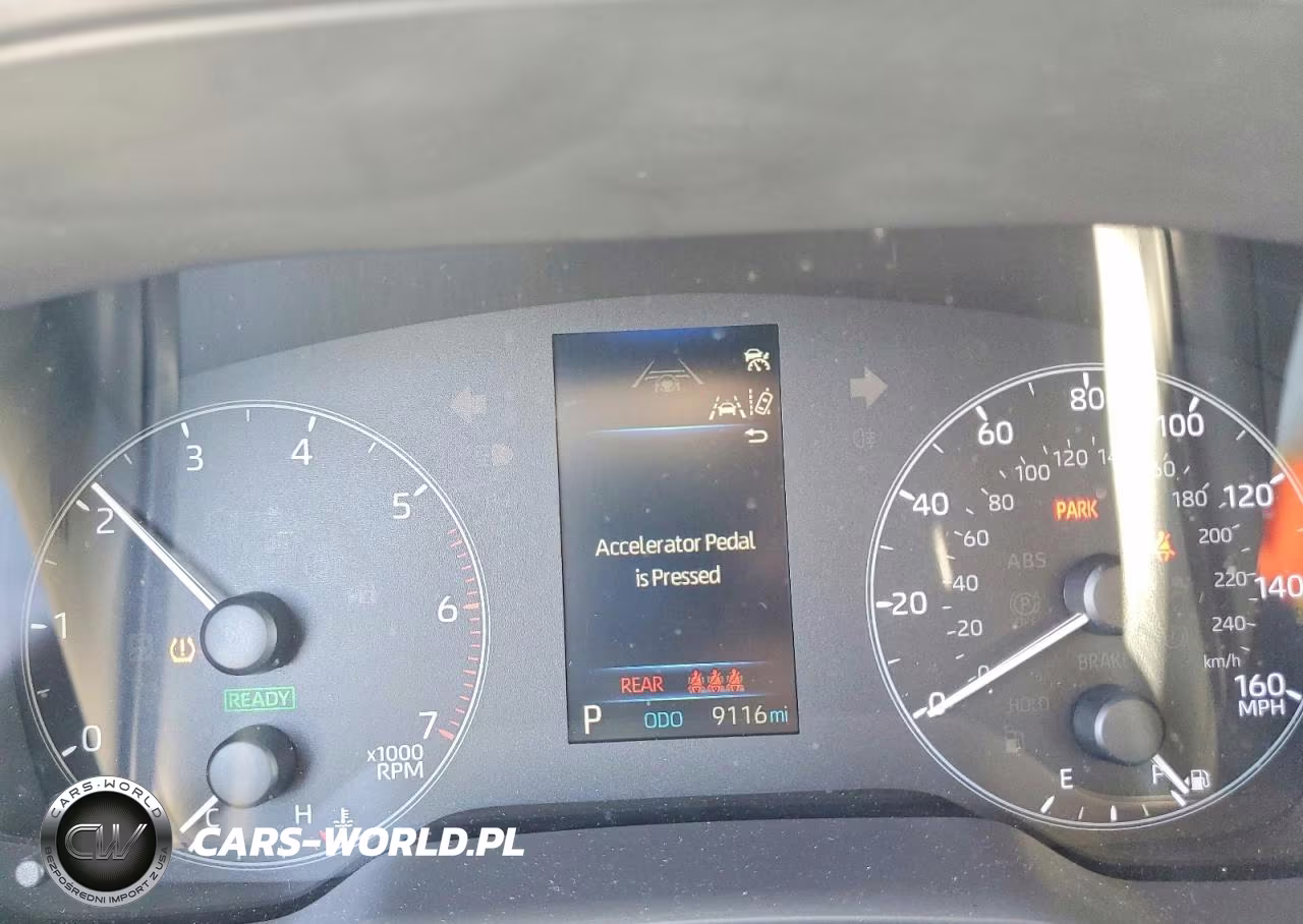 2025 Toyota Corolla Hybrid Le VIN:JTDBCMFE0S3086504 - 9