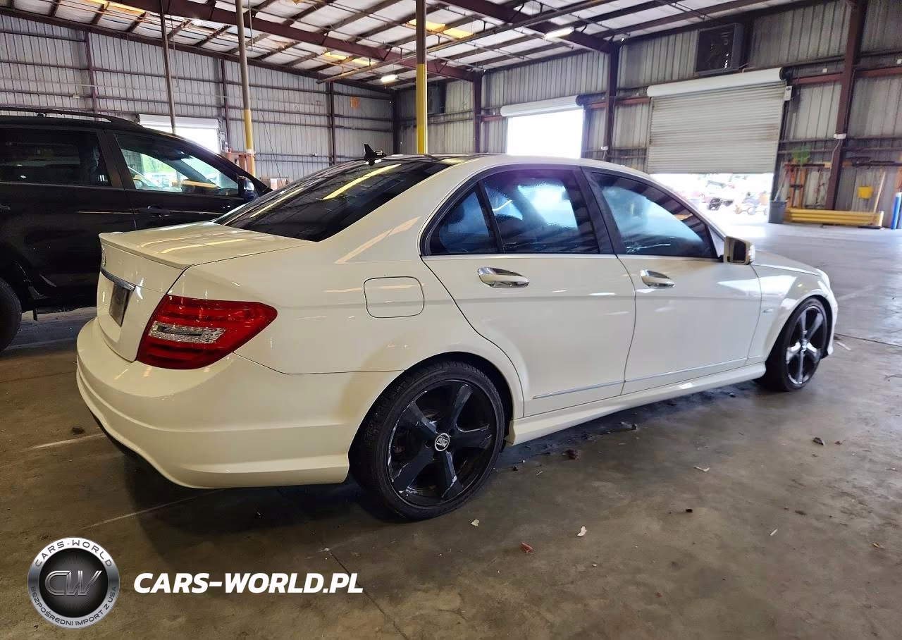 2012 Mercedes-Benz C 250 VIN:WDDGF4HB4CR218622 - 3