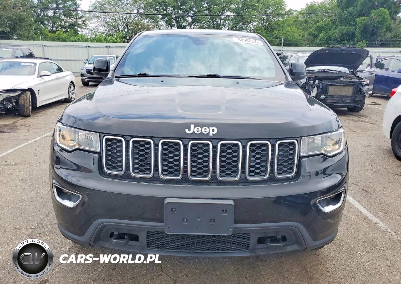2018 Jeep Grand Cherokee Laredo VIN:1C4RJFAG7JC348381 - 5