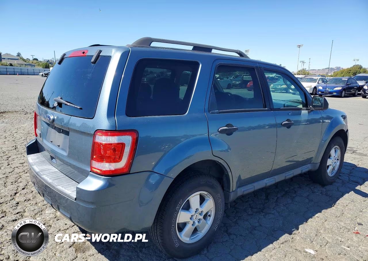 2010 Ford Escape Xlt VIN:1FMCU9D73AKD12926 - 3