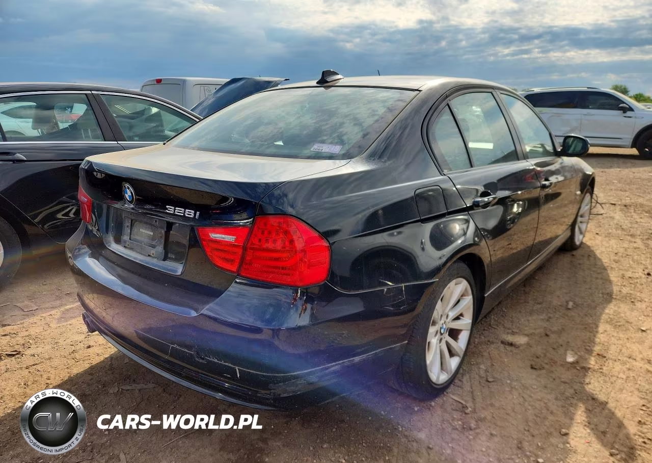 2011 BMW 328 Xi VIN:WBAPK7C54BA975037 - 3