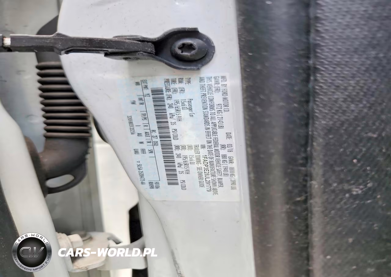 2018 Ford Focus S VIN:1FADP3E28JL291779 - 12