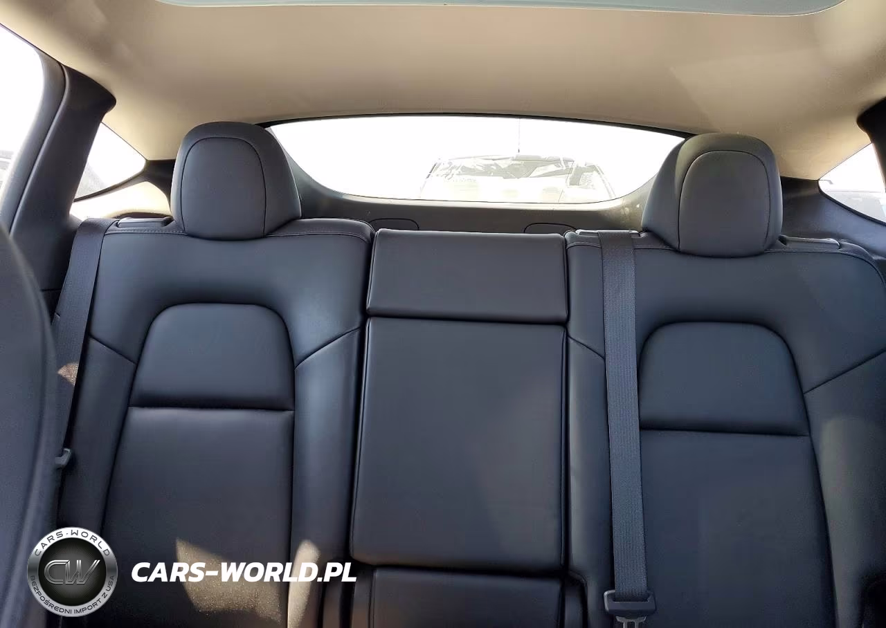 2022 Tesla Model Y VIN:7SAYGDEE2NF413284 - 10