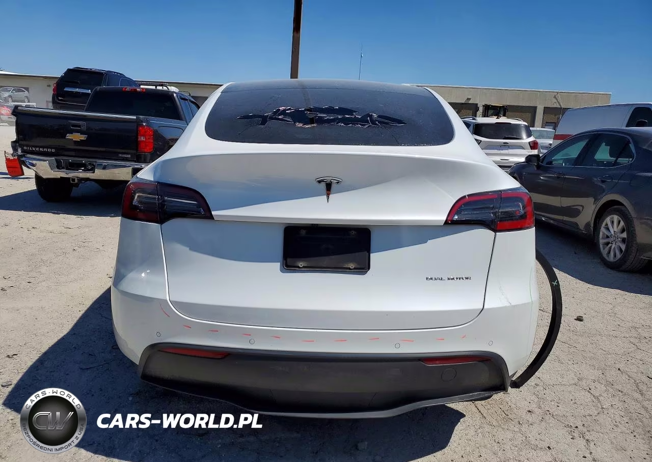 2022 Tesla Model Y VIN:7SAYGDEE2NF413284 - 6