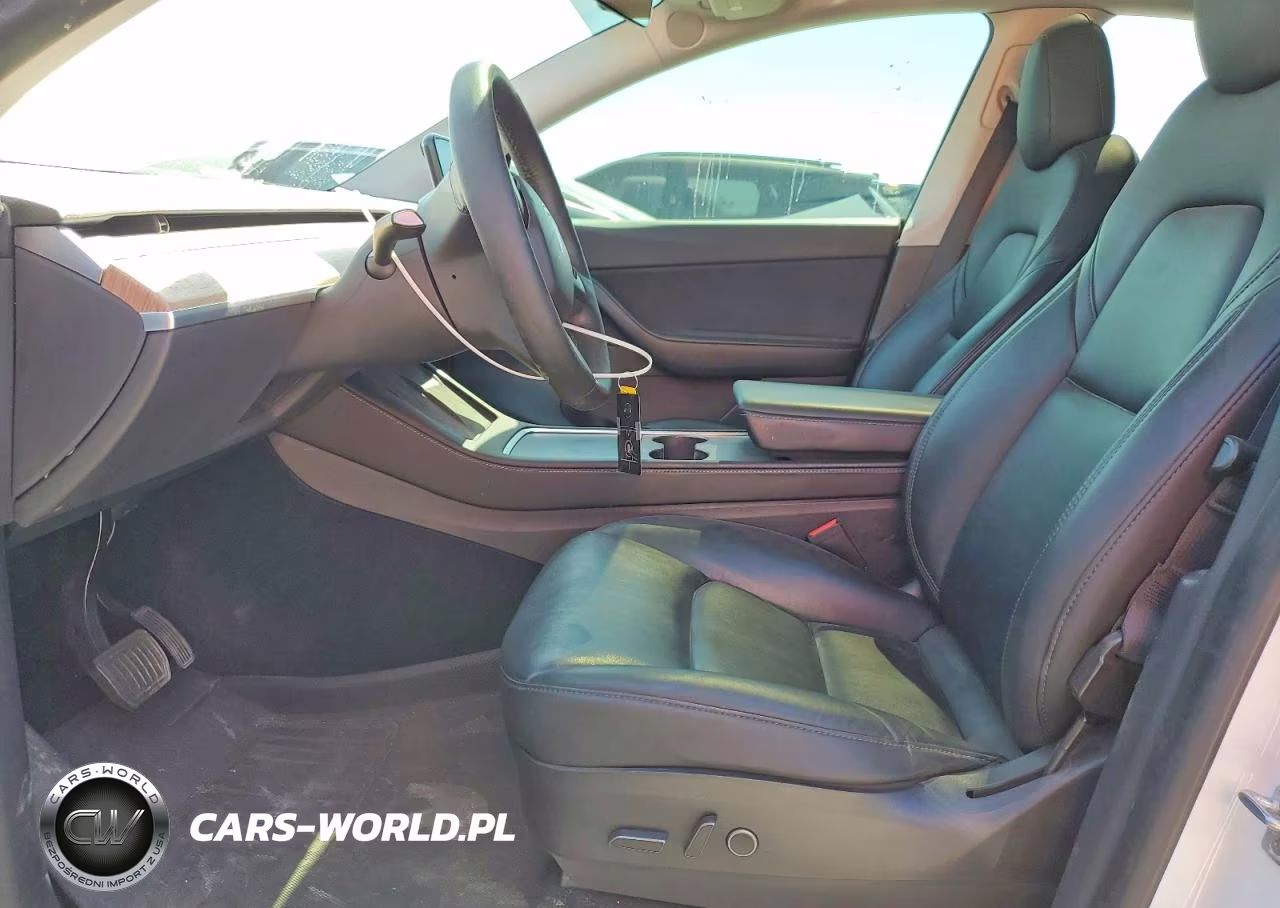 2022 Tesla Model Y VIN:7SAYGDEE2NF413284 - 7