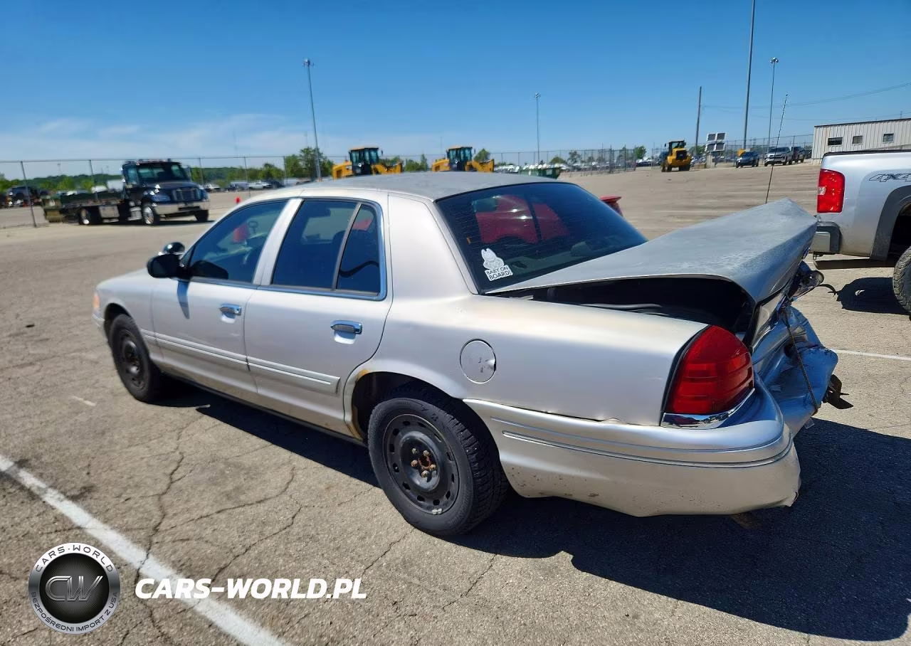 2005 Ford Crown Victoria Police Interceptor VIN:2FAHP71W25X135098 - 4