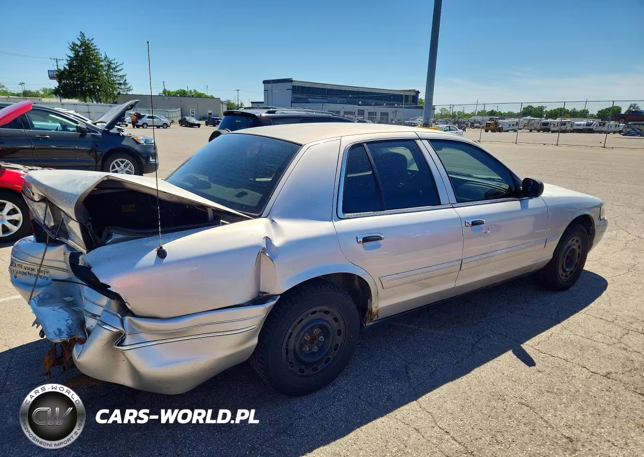 2005 Ford Crown Victoria Police Interceptor VIN:2FAHP71W25X135098 - 5