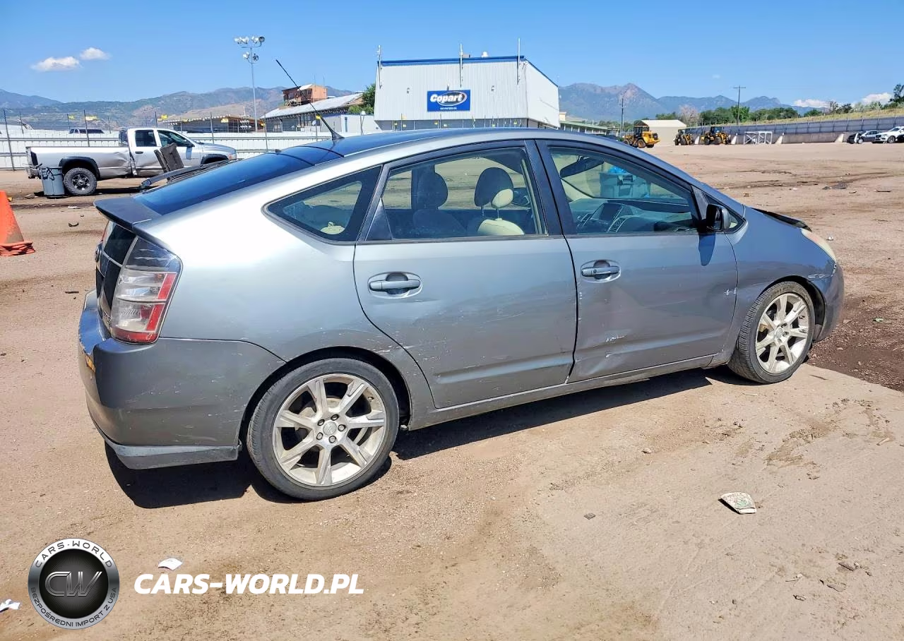 2005 Toyota Prius Base VIN:JTDKB20UX53077417 - 3