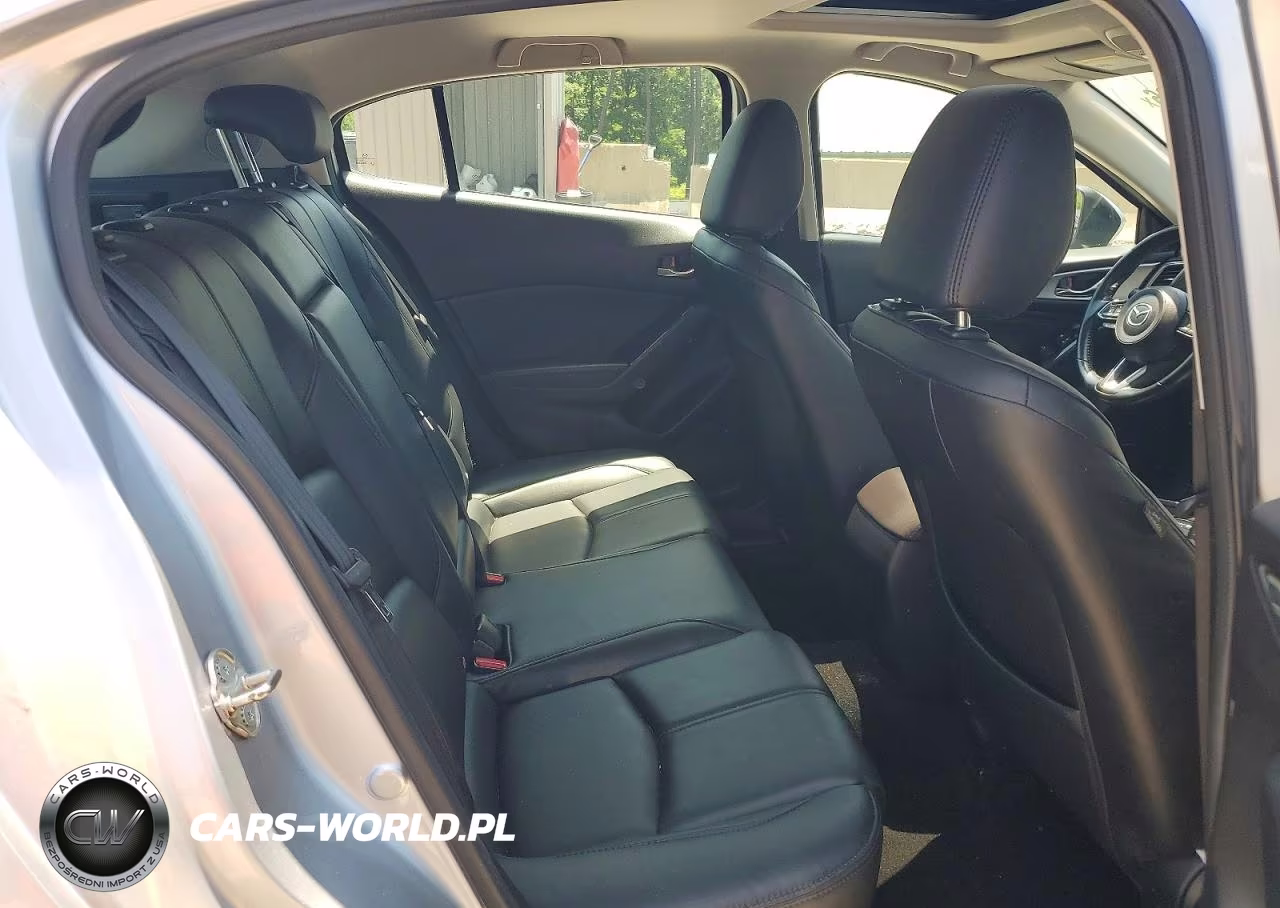 2018 Mazda 3 Touring VIN:3MZBN1L39JM231318 - 10