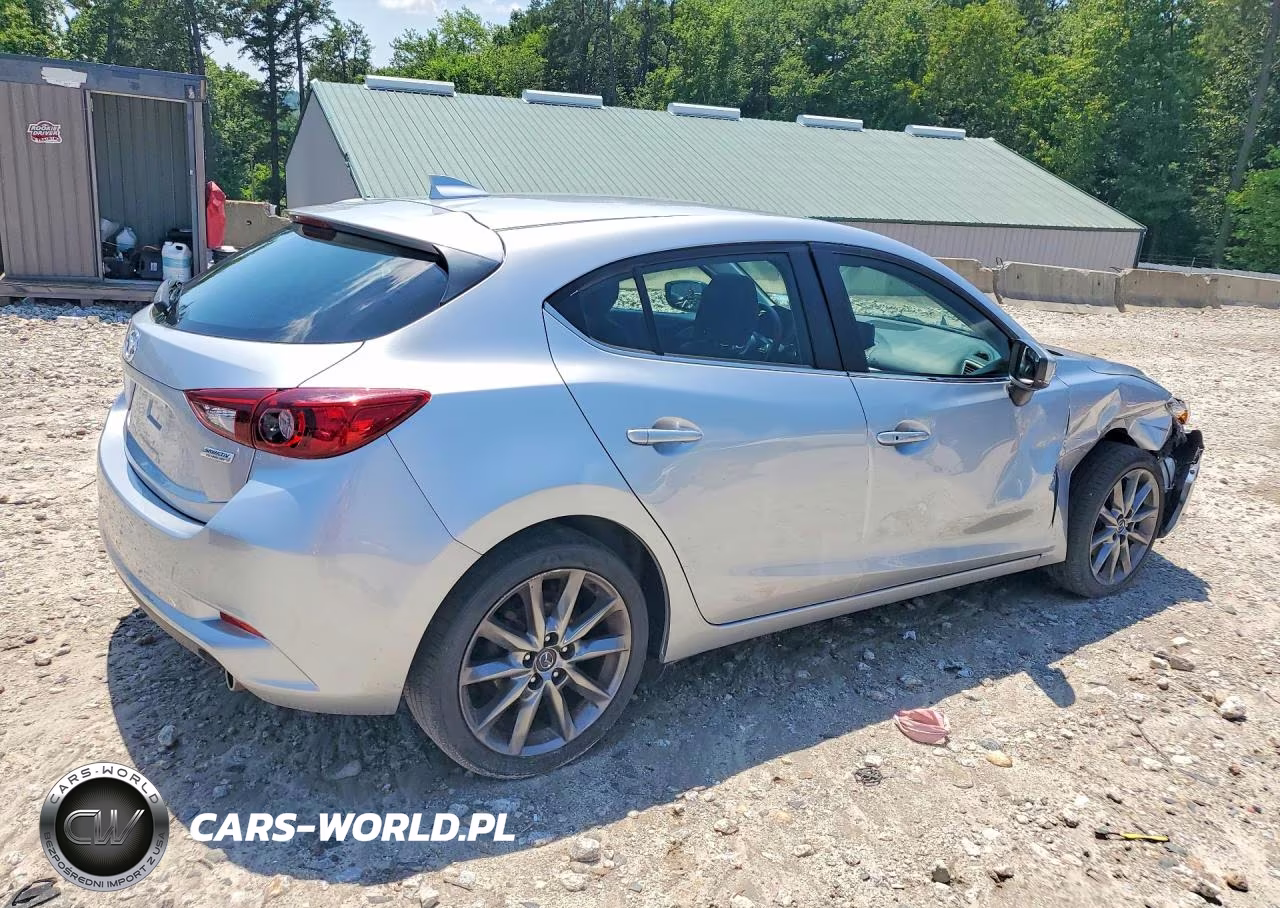 2018 Mazda 3 Touring VIN:3MZBN1L39JM231318 - 3