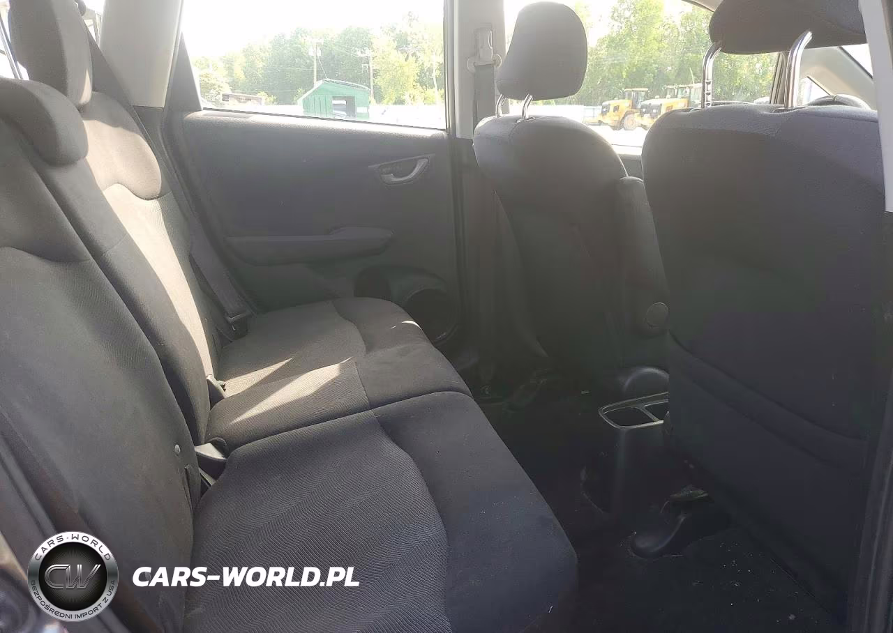 2011 Honda Fit Sport VIN:JHMGE8H62BC027238 - 10