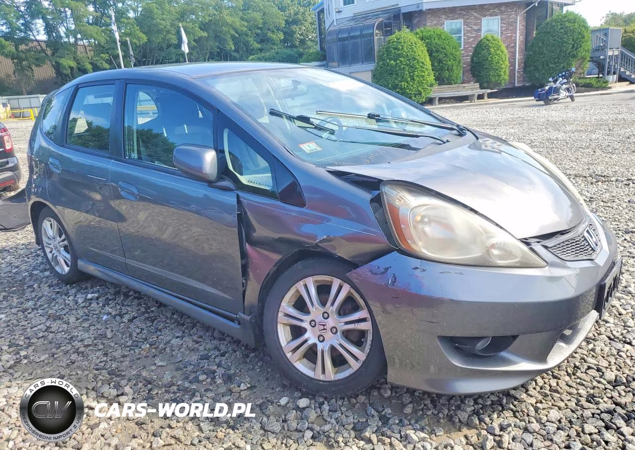 2011 Honda Fit Sport VIN:JHMGE8H62BC027238 - 4