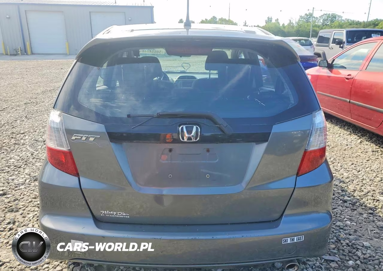 2011 Honda Fit Sport VIN:JHMGE8H62BC027238 - 6
