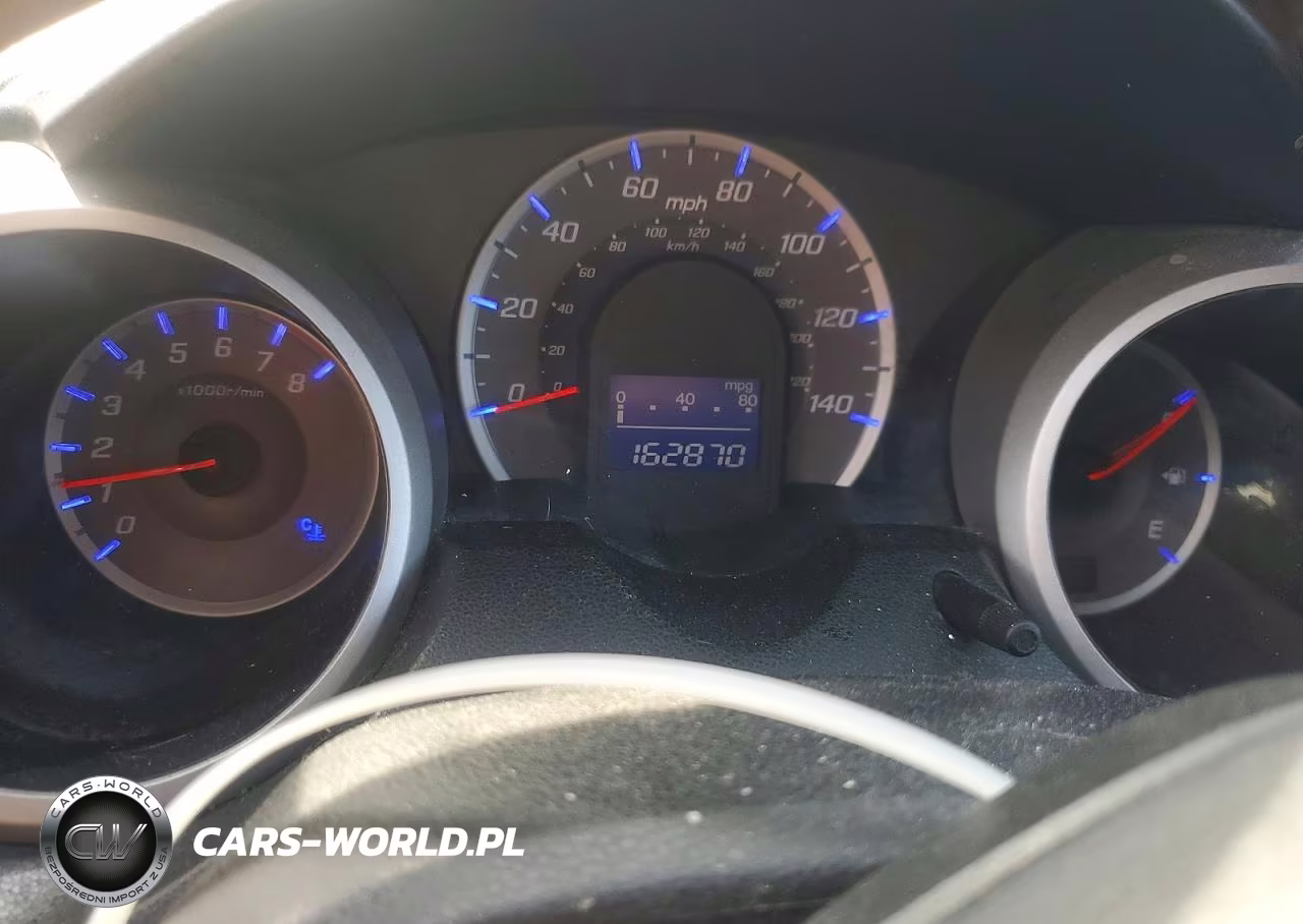2011 Honda Fit Sport VIN:JHMGE8H62BC027238 - 9