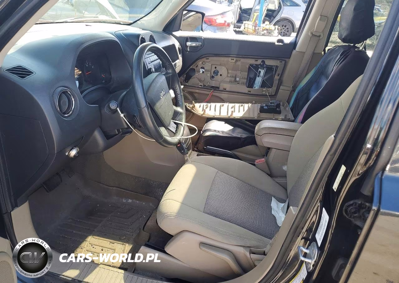 2010 Jeep Patriot Sport VIN:1J4NF1GB5AD623605 - 7
