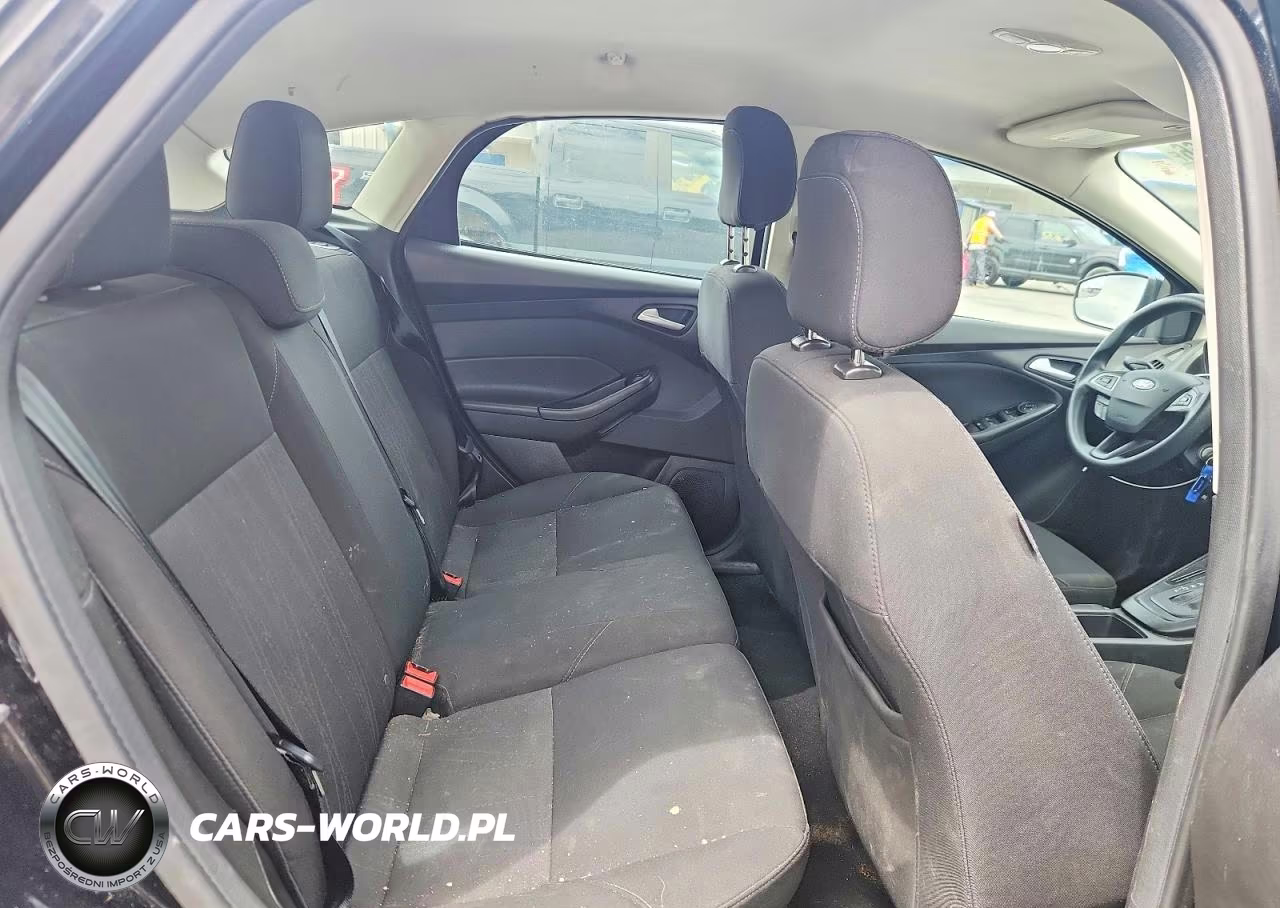 2018 Ford Focus Se VIN:1FADP3K2XJL218093 - 10
