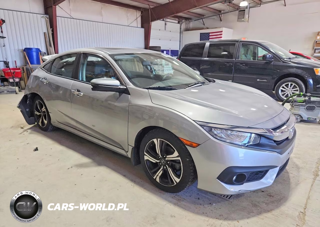2016 Honda Civic Touring VIN:19XFC1F98GE018356 - 4