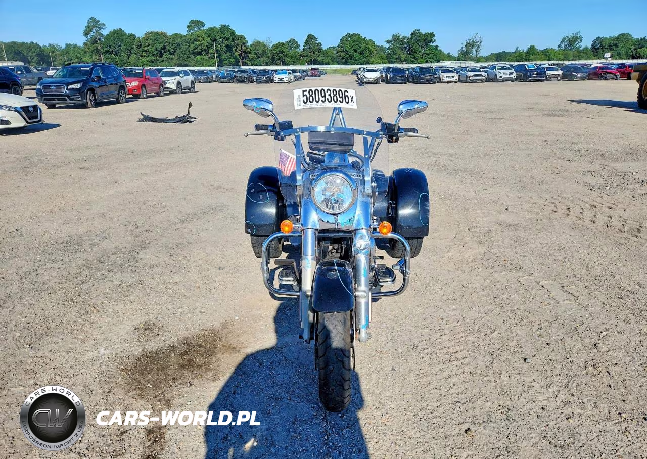 2016 Harley-Davidson Flrt Free Wheeler VIN:1HD1MCM19GB855256 - 2