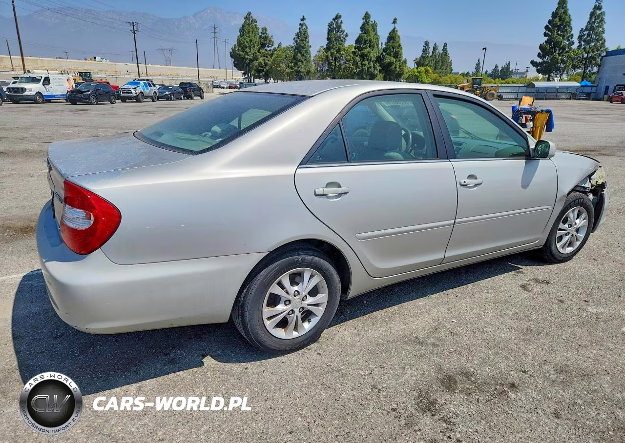 2004 Toyota Camry Le V6 VIN:4T1BF32K14U573927 - 3