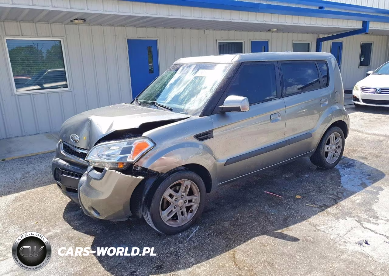 2010 Kia Soul +