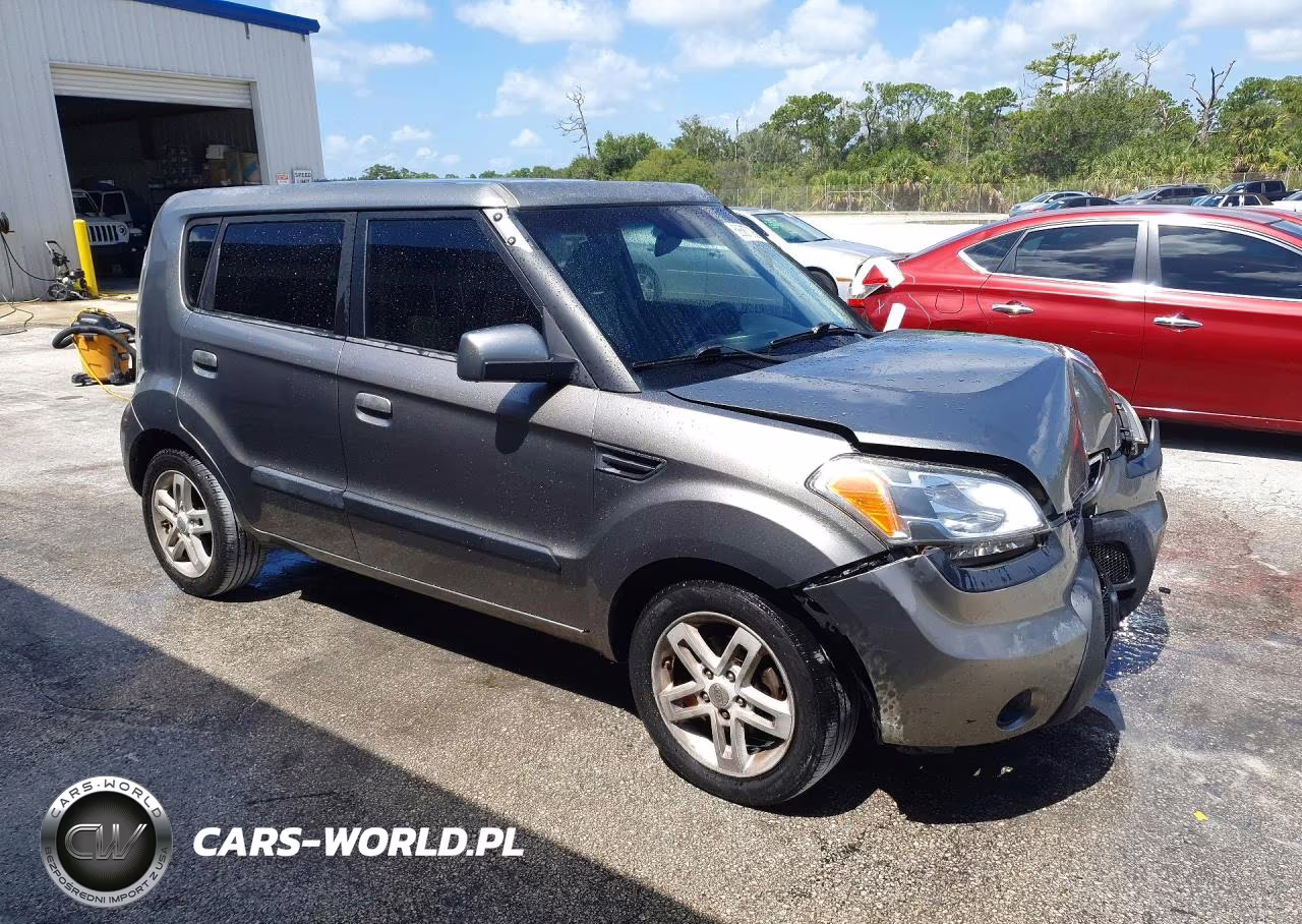 2010 Kia Soul + VIN:KNDJT2A29A7163732 - 4