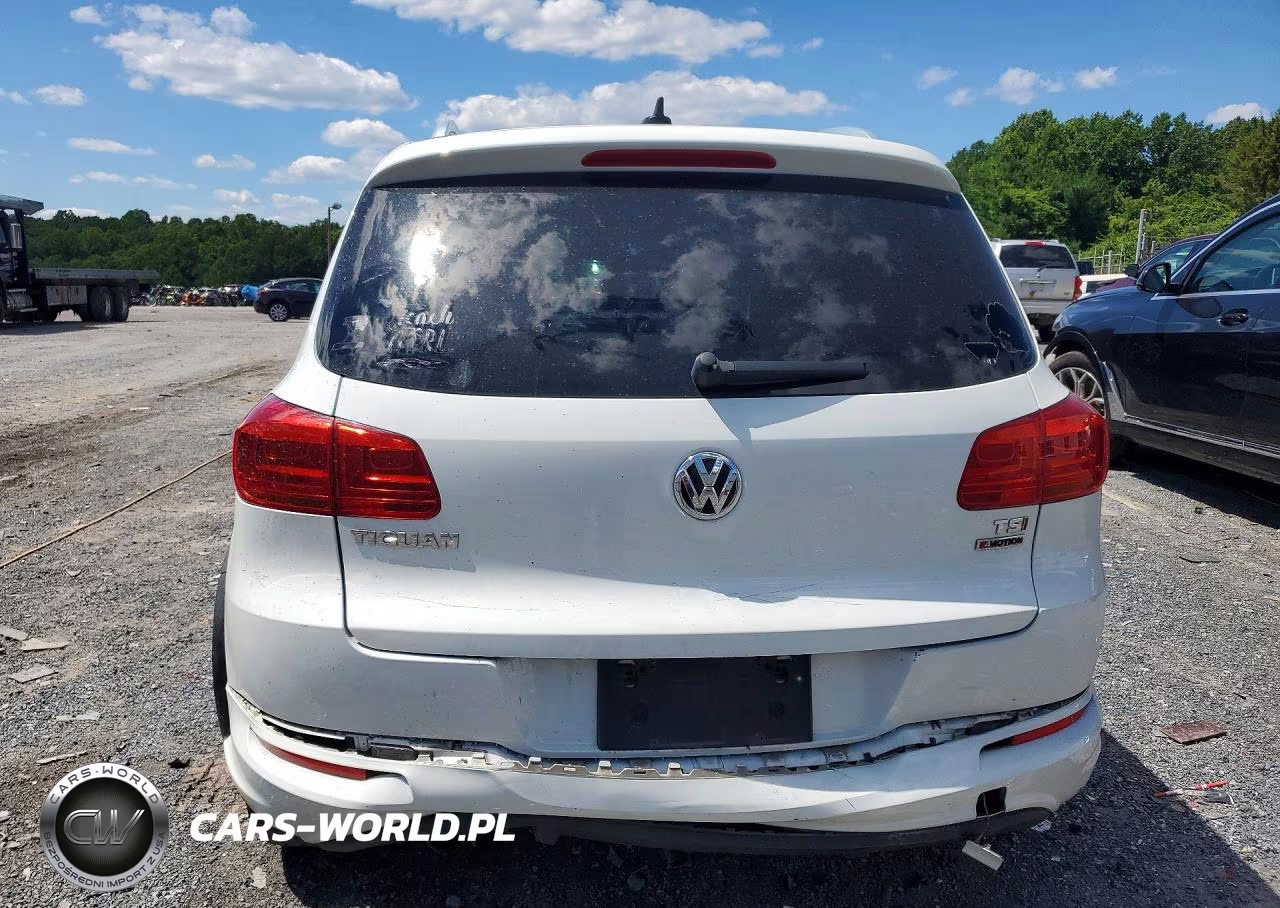 2017 Volkswagen Tiguan Sport VIN:WVGUV7AX8HW505828 - 6