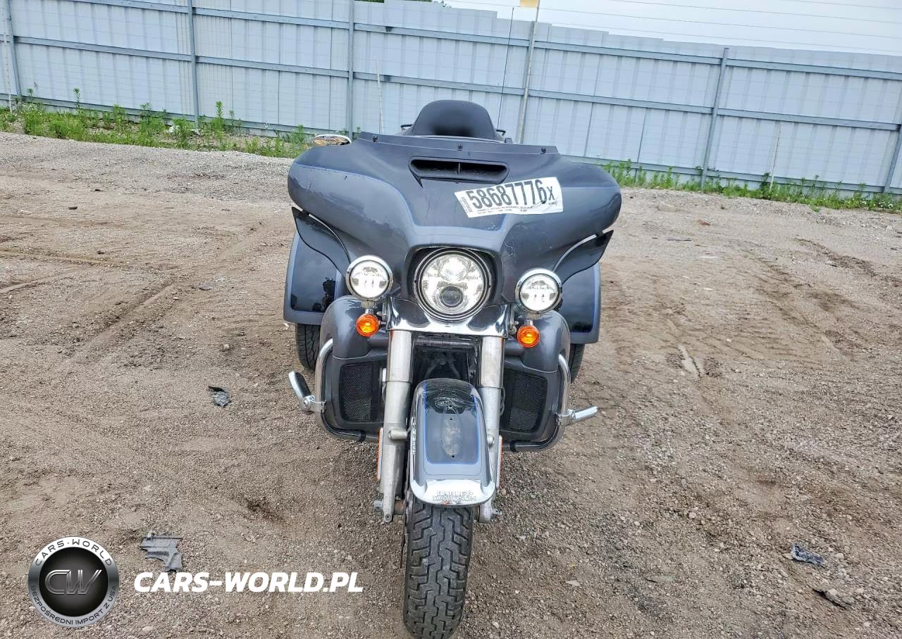2016 Harley-Davidson Flhtcutg Tri Glide Ultra VIN:1HD1MAL18GB852970 - 2