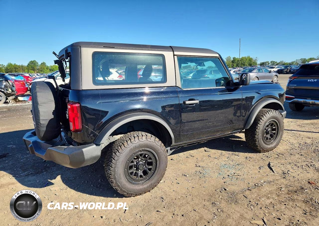2022 Ford Bronco Base VIN:1FMDE5AH6NLB45842 - 3