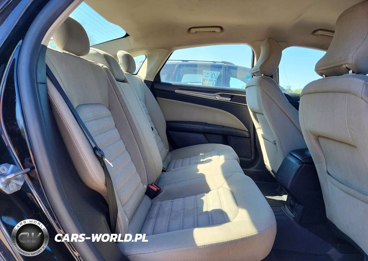 2019 Ford Fusion S VIN:3FA6P0G7XKR126741 - 10