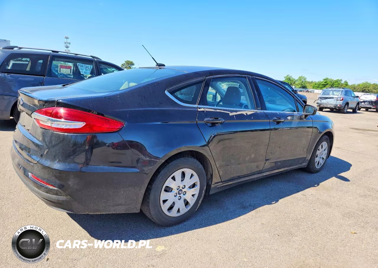 2019 Ford Fusion S VIN:3FA6P0G7XKR126741 - 3