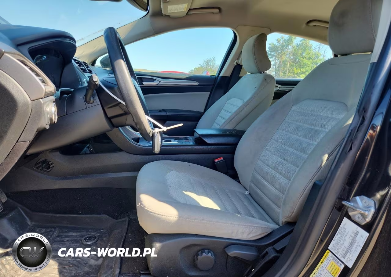 2019 Ford Fusion S VIN:3FA6P0G7XKR126741 - 7