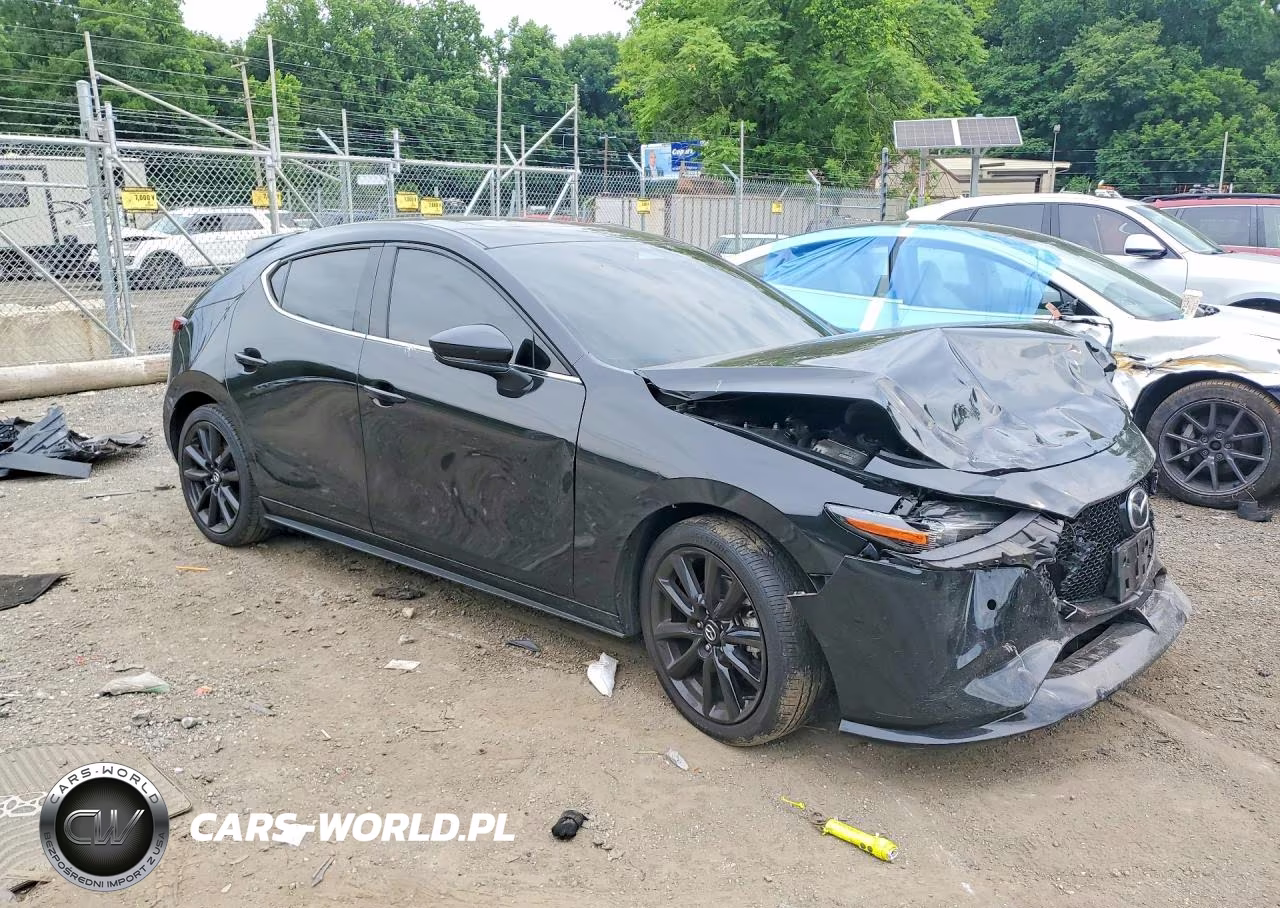2024 Mazda 3 Premium Plus VIN:JM1BPBNY2R1704335 - 4