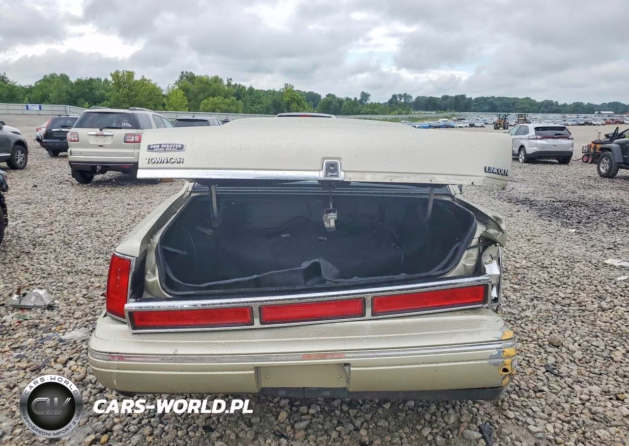 1997 Lincoln Town Car Executive VIN:1LNLM81W7VY726400 - 6