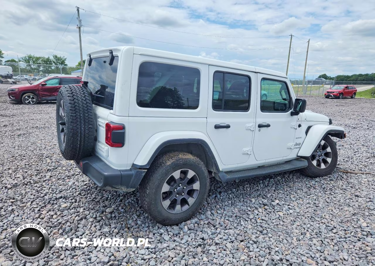 2018 Jeep Wrangler Unlimited Sahara VIN:1C4HJXEG4JW243792 - 3