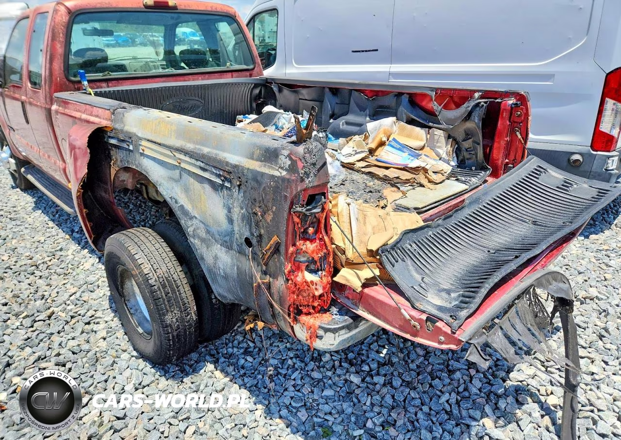 2002 Ford F350 Super Duty VIN:1FTWX33F52EA63110 - 9