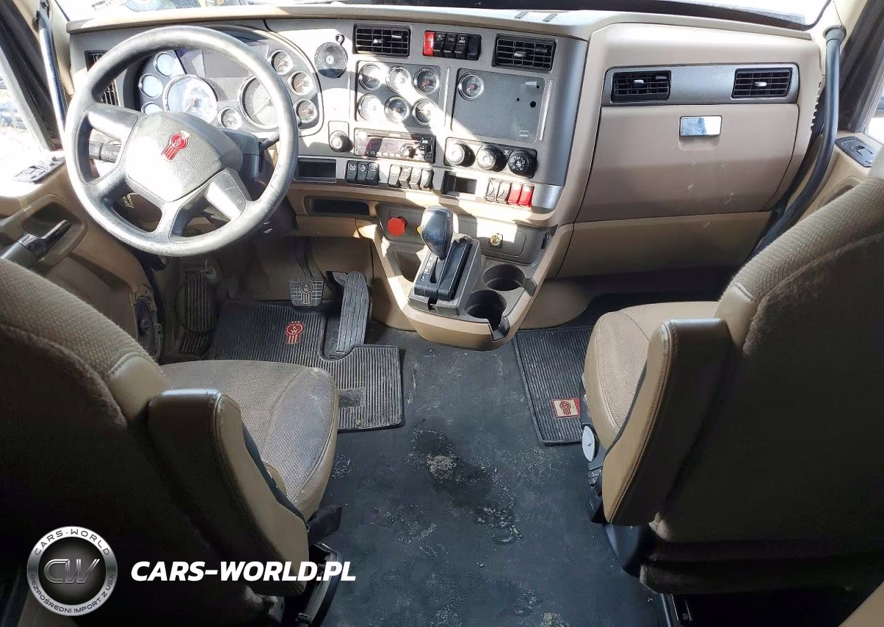 2018 Kenworth Construction T680 VIN:1XKYDP9X6JJ179998 - 8